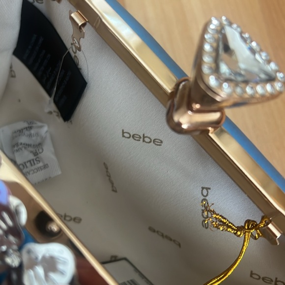 COPY - Bebe Sequenced Daisy Clutch - Picture 16 of 17